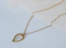 Load image into Gallery viewer, Interlaced Heart Chain
