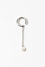 Load image into Gallery viewer, Charlotte Earcuff Bar + Pearl
